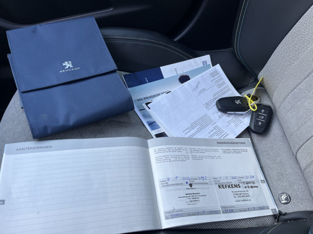 Peugeot e-2008 EV GT Pack 50 kWh // SCHUIF-KANTELDAK // DODEHOEK // LEDER-ALCANTARA // FULL LED // ADAPT. CRUISE // KEYLESS // 37