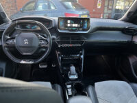 Peugeot e-2008 EV GT Pack 50 kWh // SCHUIF-KANTELDAK // DODEHOEK // LEDER-ALCANTARA // FULL LED // ADAPT. CRUISE // KEYLESS // 57