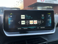 Peugeot e-2008 EV GT Pack 50 kWh // SCHUIF-KANTELDAK // DODEHOEK // LEDER-ALCANTARA // FULL LED // ADAPT. CRUISE // KEYLESS // 69