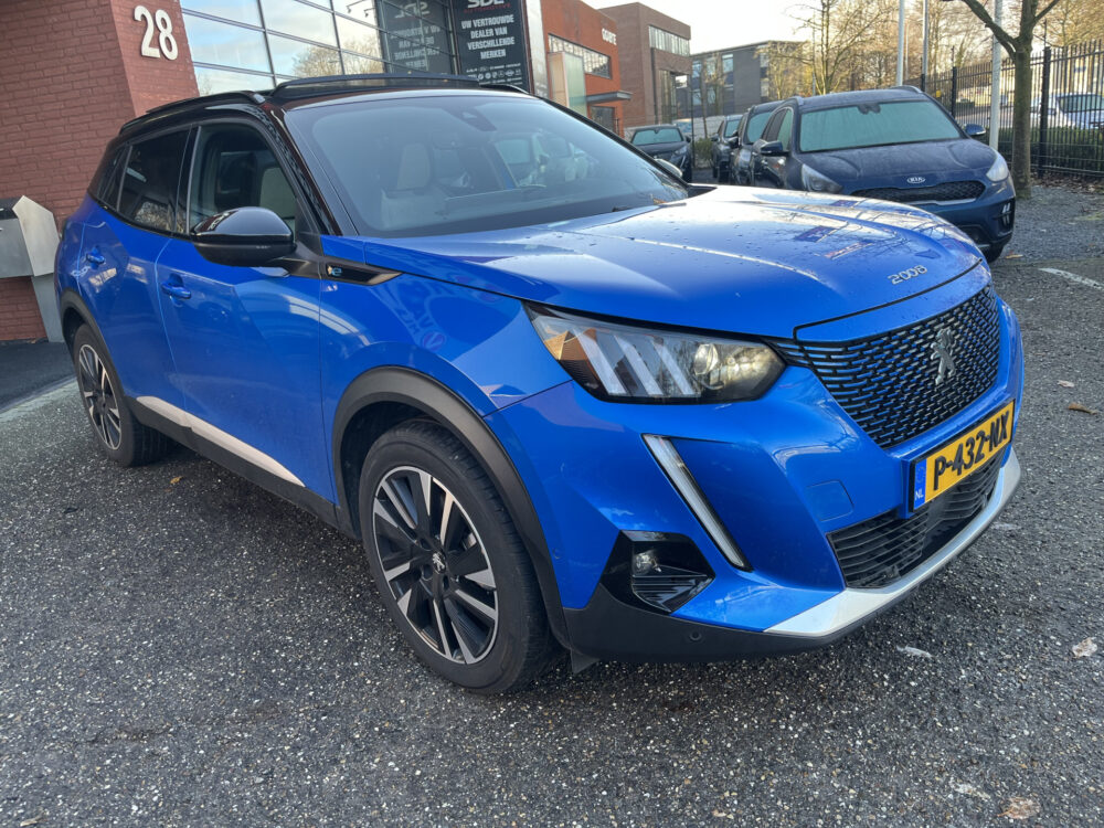 Peugeot e-2008 EV GT Pack 50 kWh // SCHUIF-KANTELDAK // DODEHOEK // LEDER-ALCANTARA // FULL LED // ADAPT. CRUISE // KEYLESS // 8