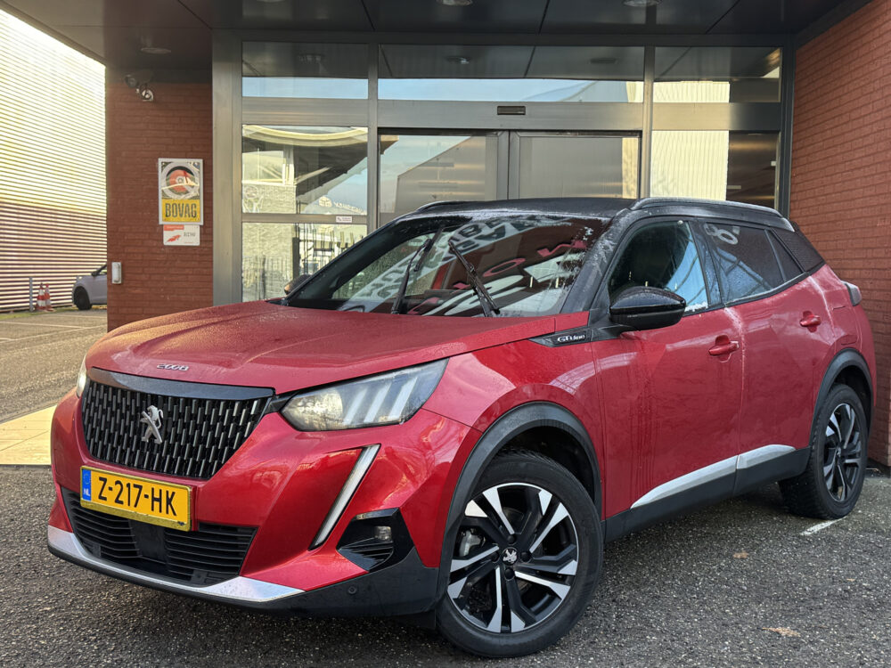 Peugeot 2008 1.2 PureTech GT-Line // NAVI // CAMERA // APPLE CARPLAY - ANDROID AUTO // CRUISE // TREKHAAK // LED KOPLAMPEN // 1