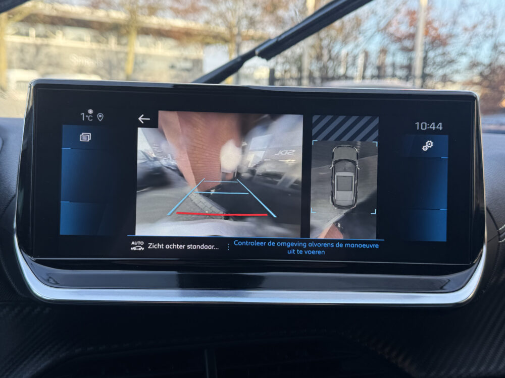 Peugeot 2008 1.2 PureTech GT-Line // NAVI // CAMERA // APPLE CARPLAY - ANDROID AUTO // CRUISE // TREKHAAK // LED KOPLAMPEN // 19