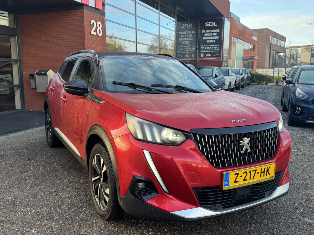 Peugeot 2008 1.2 PureTech GT-Line // NAVI // CAMERA // APPLE CARPLAY - ANDROID AUTO // CRUISE // TREKHAAK // LED KOPLAMPEN // 2