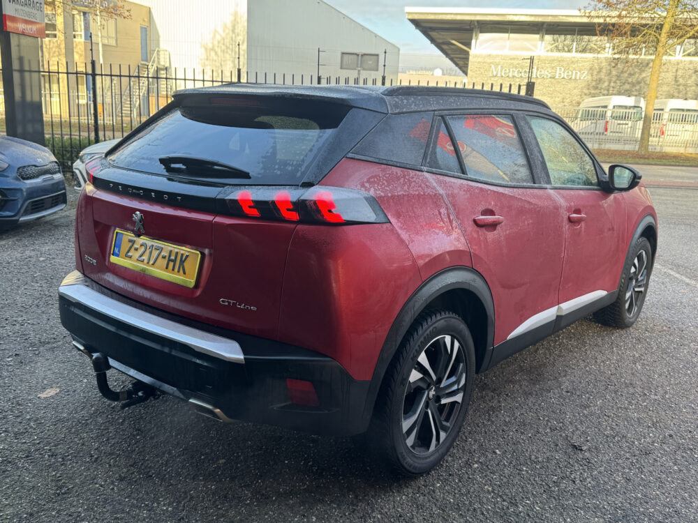 Peugeot 2008 1.2 PureTech GT-Line // NAVI // CAMERA // APPLE CARPLAY - ANDROID AUTO // CRUISE // TREKHAAK // LED KOPLAMPEN // 4