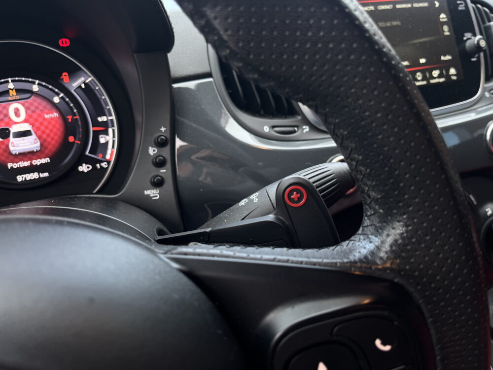 Abarth 595 1.4 T-Jet Turismo 146PK!! // LEDER // AIRCO // CRUISE // NAVI // PDC // 16