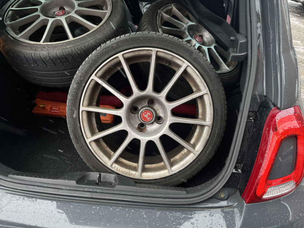 Abarth 595 1.4 T-Jet Turismo 146PK!! // LEDER // AIRCO // CRUISE // NAVI // PDC // 27