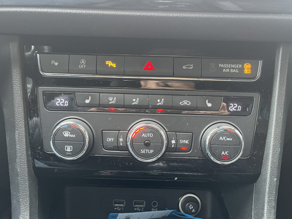 SEAT Ateca 1.4 EcoTSI Xcellence // APPLE CARPLAY - ANDROID AUTO // CAMERA // CRUISE // DODENHOEK SENSOR // ELEK. ACHTERKLEP // 19