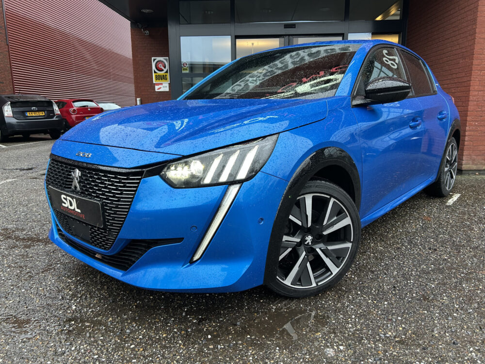 Peugeot 208 1.2 PureTech GT 131 PK!! // FULL LED // NAVI + CAMERA // APPLE CARPLAY / ANDROID AUTO // PDC V+A 1