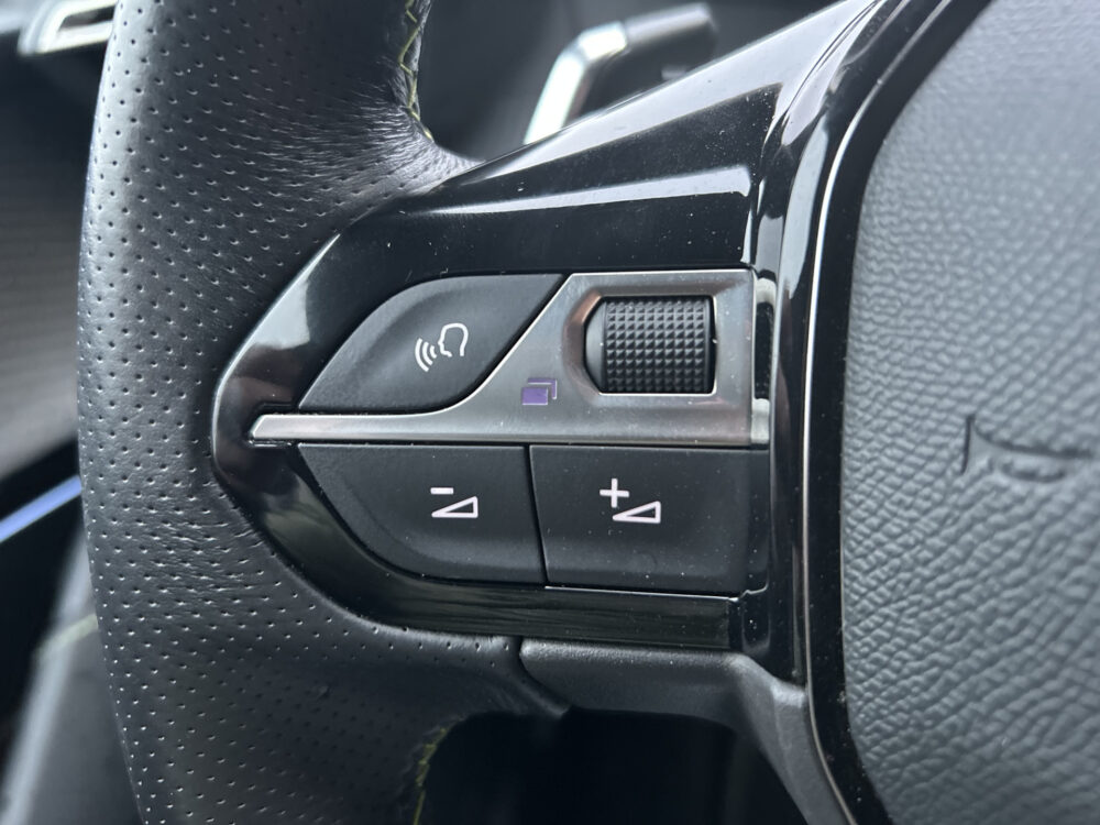 Peugeot 208 1.2 PureTech GT 131 PK!! // FULL LED // NAVI + CAMERA // APPLE CARPLAY / ANDROID AUTO // PDC V+A 9