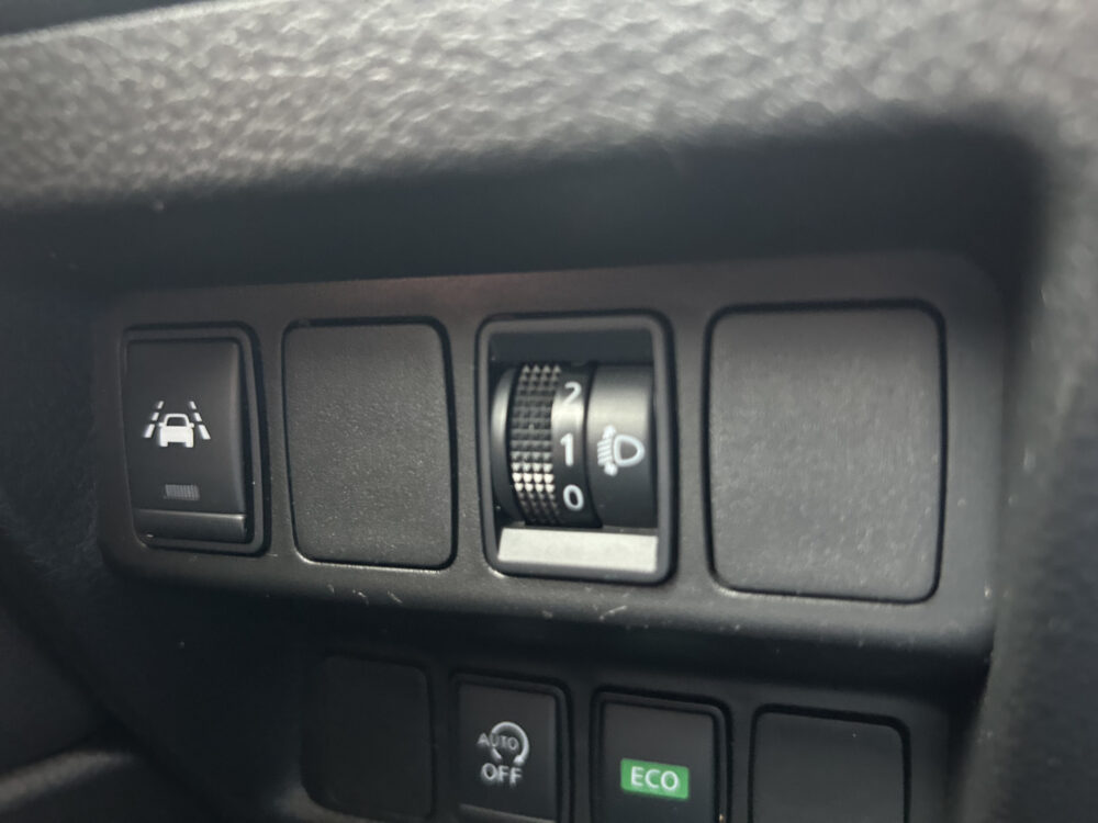 Nissan QASHQAI 1.3 DIG-T Design Edition // NAVI // CAMERA // PANO DAK // KEY LESS // STOELVERWARMING // 24