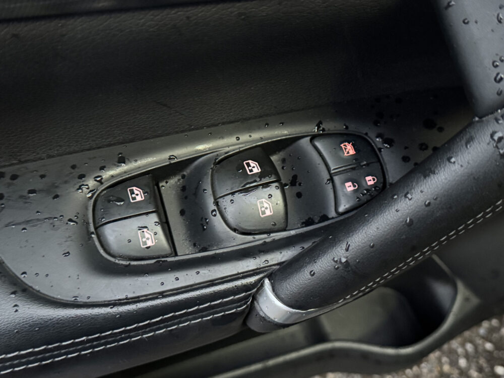 Nissan QASHQAI 1.3 DIG-T Tekna + // LEDER // MEMORY SEATS // BOSE AUDIO // TREKHAAK // PANO DAK // STOELVERWARMING // 21