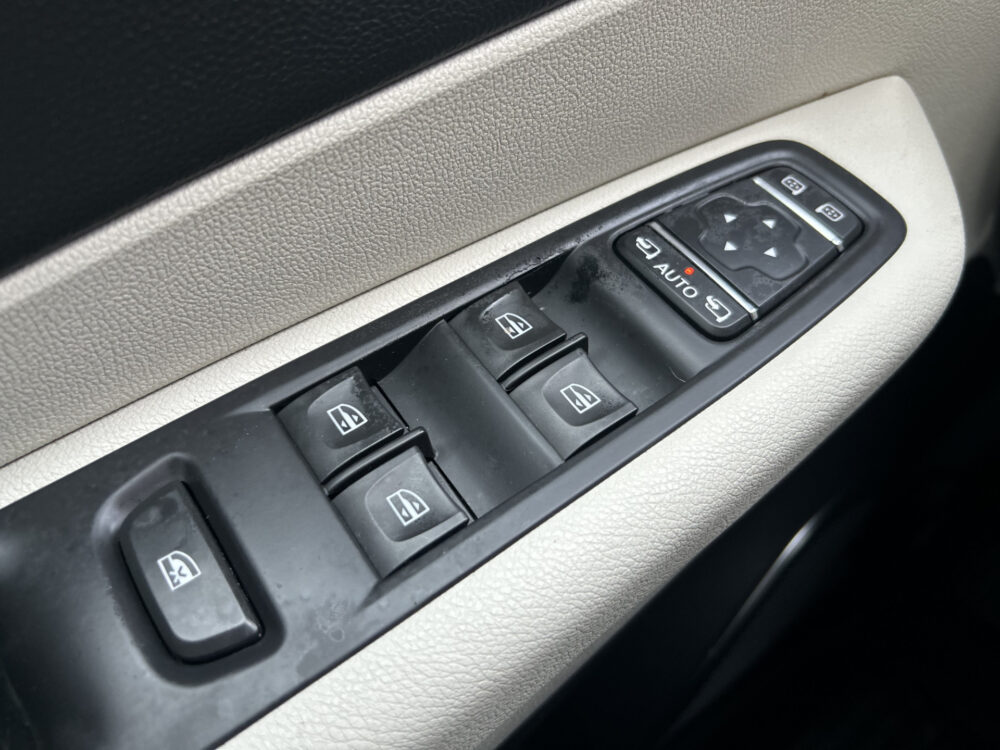 Renault Captur 1.2 TCe Xmod // LEDER // FULL LED // NAVI // CAMERA // PDC V+A // TREKHAAK!! 22