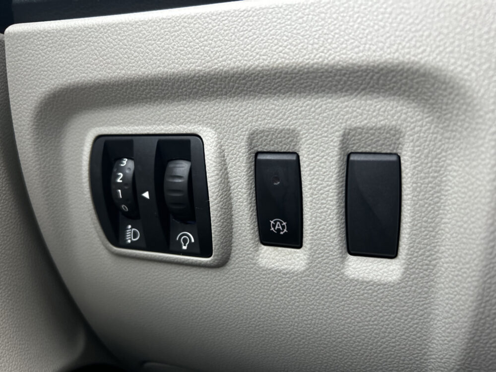 Renault Captur 1.2 TCe Xmod // LEDER // FULL LED // NAVI // CAMERA // PDC V+A // TREKHAAK!! 23