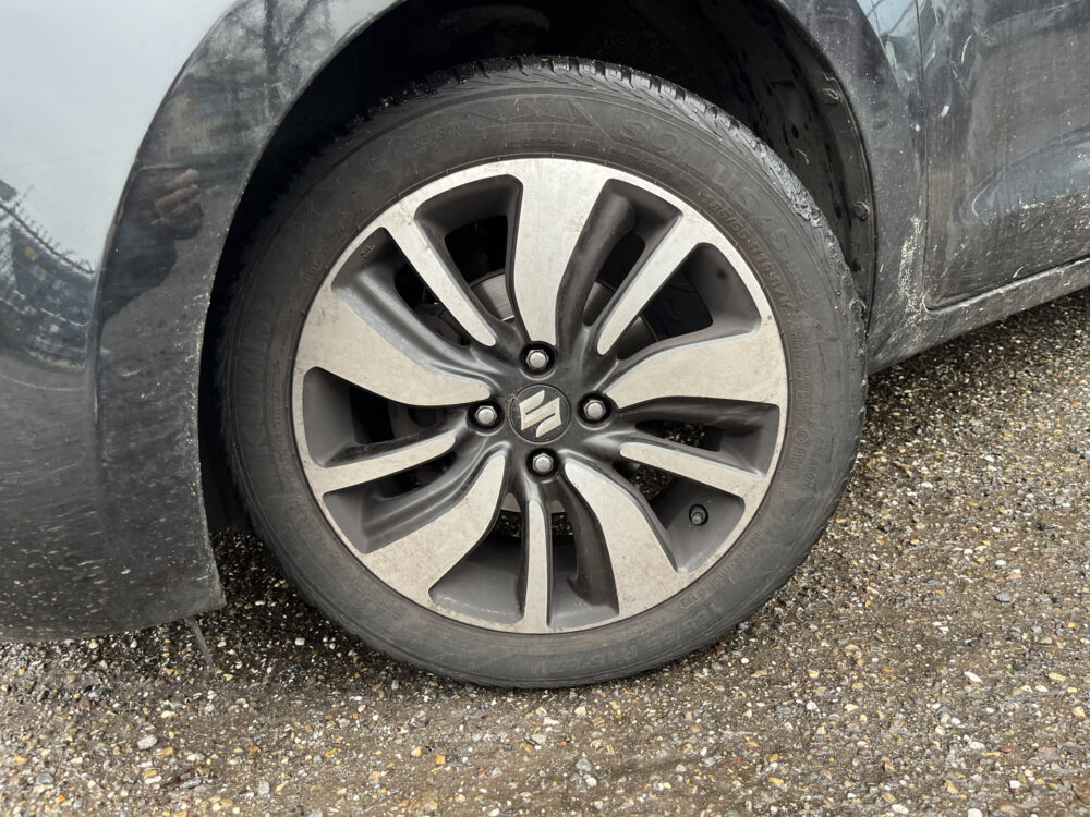 Suzuki Swift 1.2 Stijl // ADAPTIVE CRUISE // KEYLESS // CAMERA // CLIMA // STOELVERWARMING // NAVI+CARPLAY // FULL LED // AFN. TREKHAAK // 10