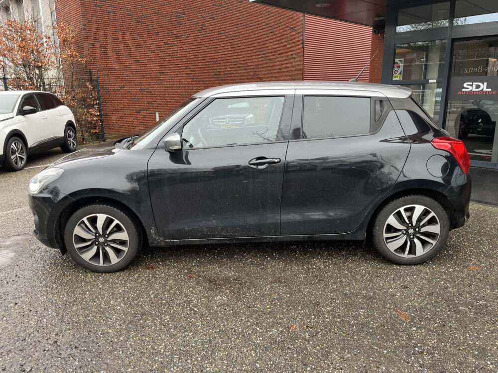 Suzuki Swift 1.2 Stijl // ADAPTIVE CRUISE // KEYLESS // CAMERA // CLIMA // STOELVERWARMING // NAVI+CARPLAY // FULL LED // AFN. TREKHAAK // 2