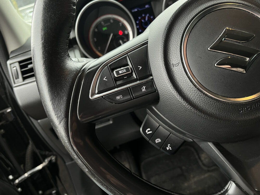 Suzuki Swift 1.2 Stijl // ADAPTIVE CRUISE // KEYLESS // CAMERA // CLIMA // STOELVERWARMING // NAVI+CARPLAY // FULL LED // AFN. TREKHAAK // 20