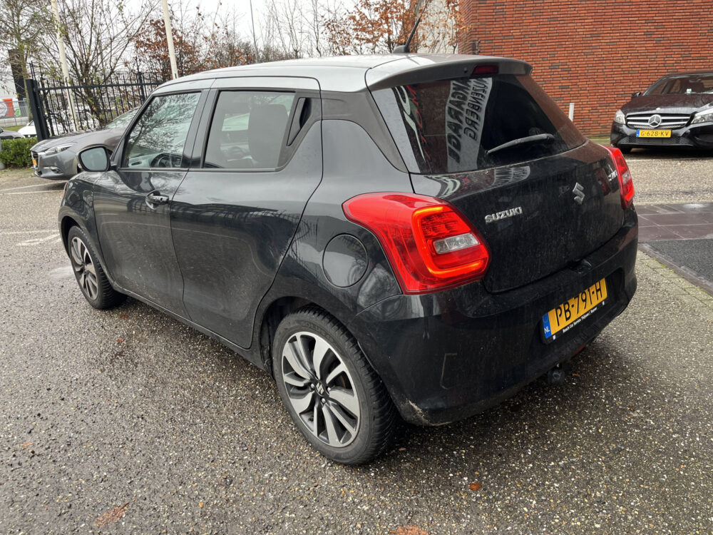 Suzuki Swift 1.2 Stijl // ADAPTIVE CRUISE // KEYLESS // CAMERA // CLIMA // STOELVERWARMING // NAVI+CARPLAY // FULL LED // AFN. TREKHAAK // 3