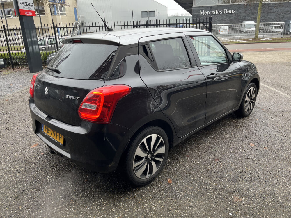 Suzuki Swift 1.2 Stijl // ADAPTIVE CRUISE // KEYLESS // CAMERA // CLIMA // STOELVERWARMING // NAVI+CARPLAY // FULL LED // AFN. TREKHAAK // 5