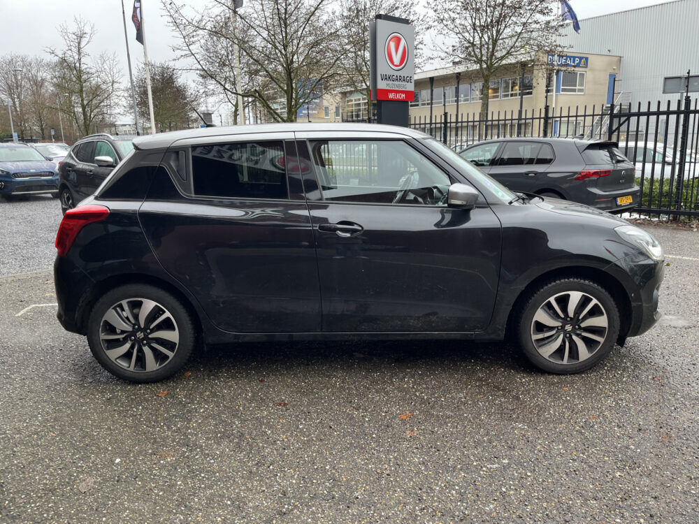 Suzuki Swift 1.2 Stijl // ADAPTIVE CRUISE // KEYLESS // CAMERA // CLIMA // STOELVERWARMING // NAVI+CARPLAY // FULL LED // AFN. TREKHAAK // 6