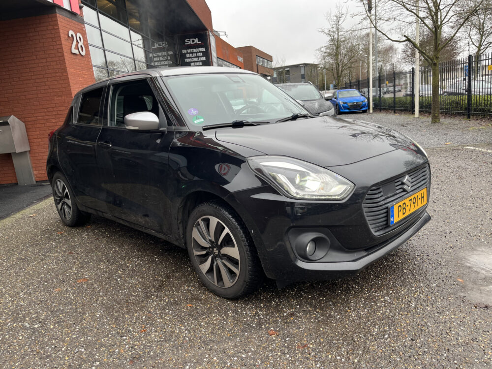 Suzuki Swift 1.2 Stijl // ADAPTIVE CRUISE // KEYLESS // CAMERA // CLIMA // STOELVERWARMING // NAVI+CARPLAY // FULL LED // AFN. TREKHAAK // 7