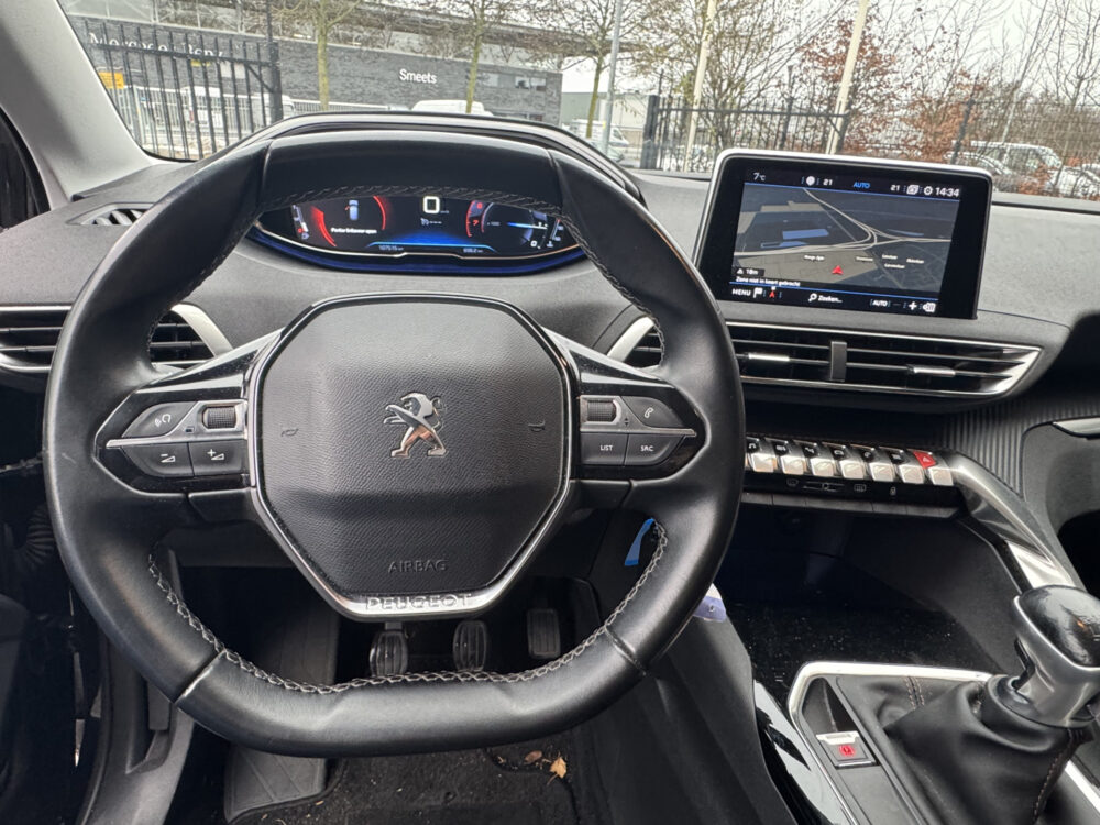 Peugeot 3008 1.2 Turbo AGC Allure // D. RIEM VERVANGEN!! // NAVI // PDC // CRUISE // CLIMA // TREKHAAK // 10