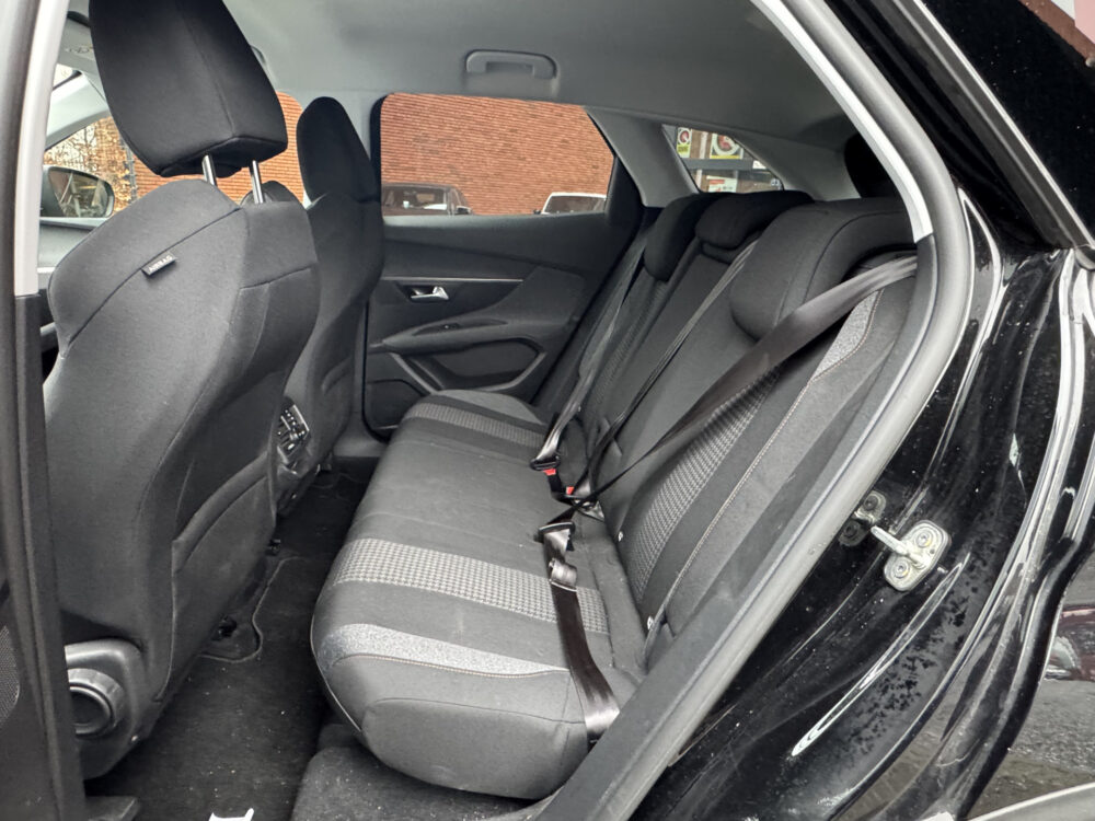 Peugeot 3008 1.2 Turbo AGC Allure // D. RIEM VERVANGEN!! // NAVI // PDC // CRUISE // CLIMA // TREKHAAK // 9