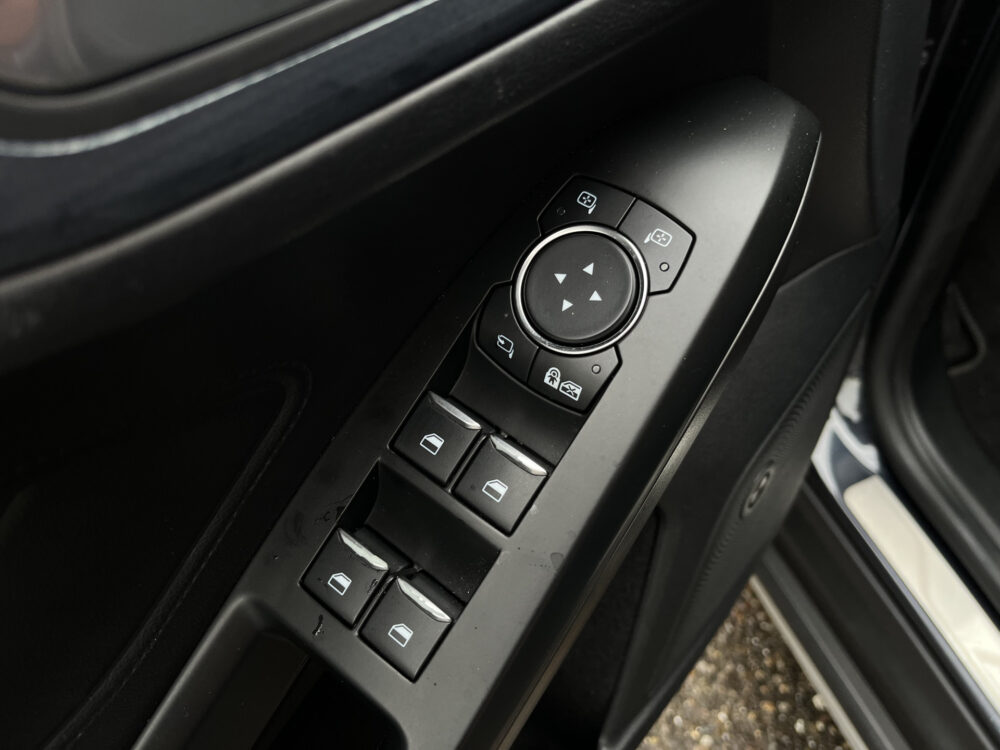 Ford FOCUS Wagon 1.5 EcoBoost Active ST-Line X 183PK!!!!// ADAPT. CRUISE // DODEHOEK // KEYLESS // CAMERA+SENSOREN // STUUR+STOELVERWARMING // B& 16