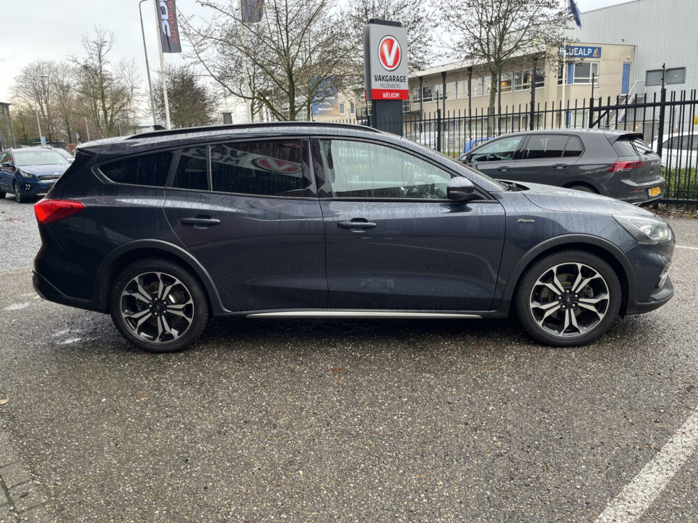 Ford FOCUS Wagon 1.5 EcoBoost Active ST-Line X 183PK!!!!// ADAPT. CRUISE // DODEHOEK // KEYLESS // CAMERA+SENSOREN // STUUR+STOELVERWARMING // B& 6