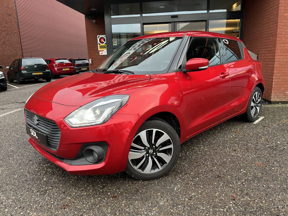 Suzuki Swift 1.2 Stijl // ADAPT. CRUISE // CLIMA // STOELVERWARMING // LED // KEYLESS // CAMERA // NAVI+CARPLAY // 1