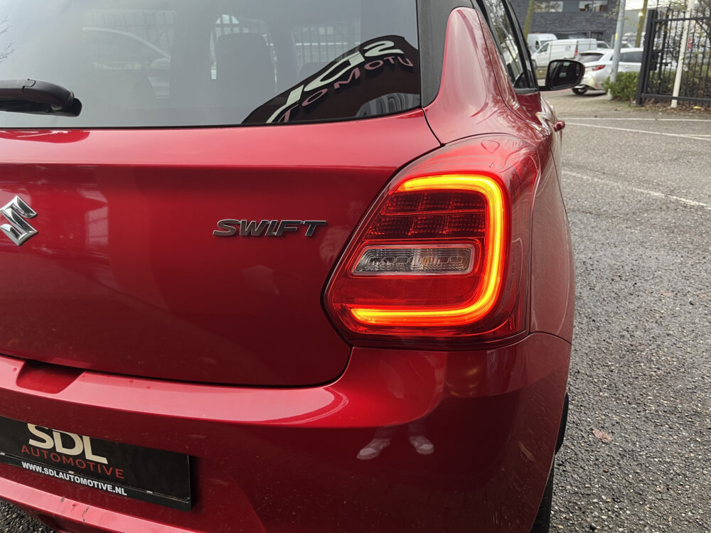 Suzuki Swift 1.2 Stijl // ADAPT. CRUISE // CLIMA // STOELVERWARMING // LED // KEYLESS // CAMERA // NAVI+CARPLAY // 12
