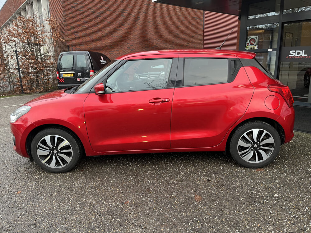 Suzuki Swift 1.2 Stijl // ADAPT. CRUISE // CLIMA // STOELVERWARMING // LED // KEYLESS // CAMERA // NAVI+CARPLAY // 2