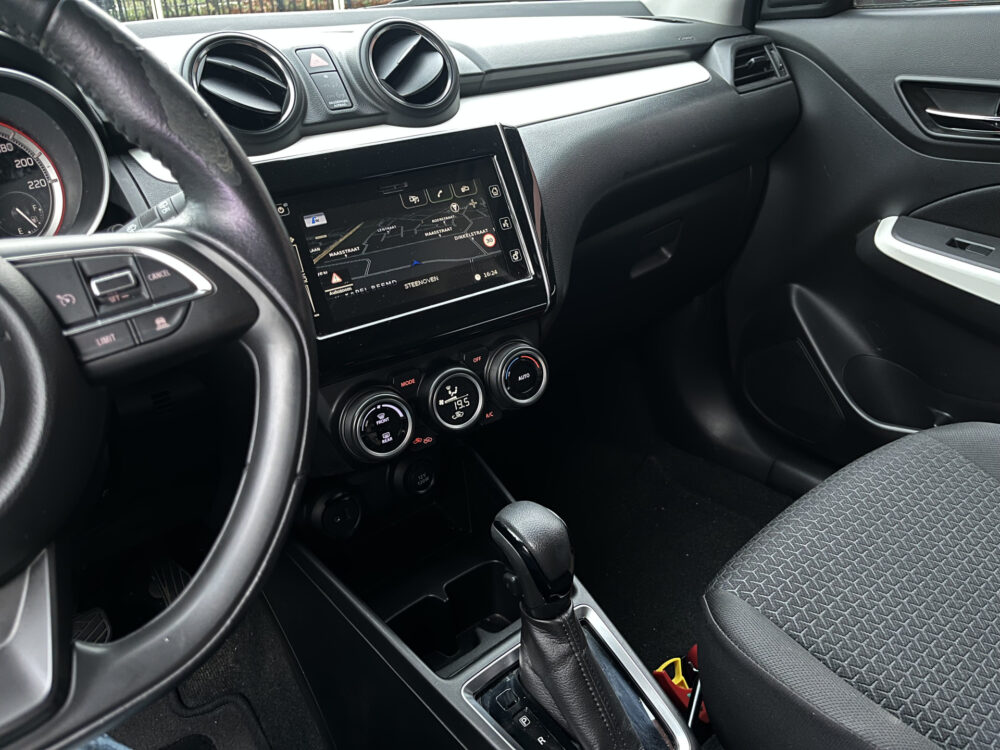 Suzuki Swift 1.2 Stijl // ADAPT. CRUISE // CLIMA // STOELVERWARMING // LED // KEYLESS // CAMERA // NAVI+CARPLAY // 23