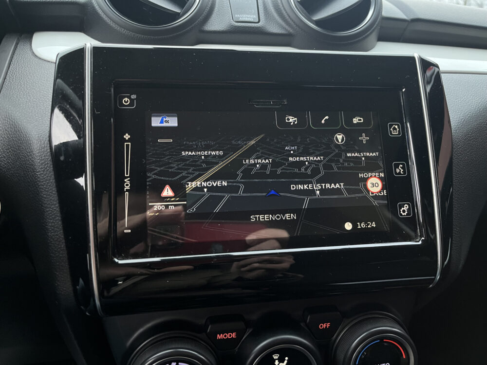 Suzuki Swift 1.2 Stijl // ADAPT. CRUISE // CLIMA // STOELVERWARMING // LED // KEYLESS // CAMERA // NAVI+CARPLAY // 27