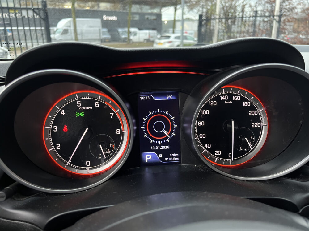 Suzuki Swift 1.2 Stijl // ADAPT. CRUISE // CLIMA // STOELVERWARMING // LED // KEYLESS // CAMERA // NAVI+CARPLAY // 30