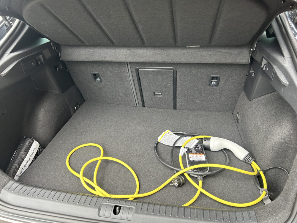 CUPRA Formentor 1.4 e-Hybrid VZ Performance 245PK!! // DODEHOEK // ADAPT. CRUISE // CAMERA+SENSOREN // NAVI+CARPLAY // VIRTUAL COCKPIT // KEYLES 32