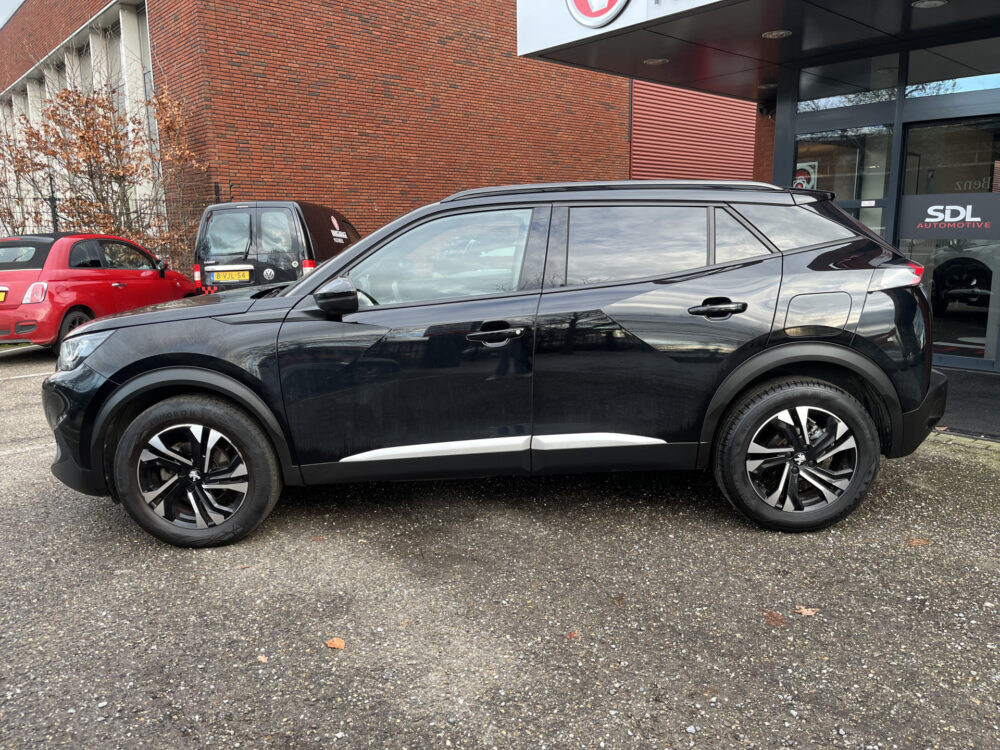 Peugeot 2008 1.2 PureTech Allure // LED // CRUISE // HALF LEDER // CAMERA+SENSOREN // NAVI+CARPLAY// STOELVERWARMING // 2