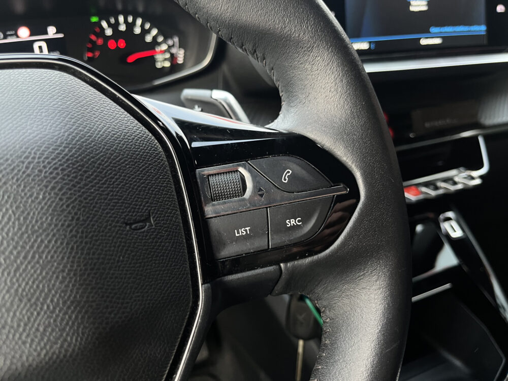 Peugeot 2008 1.2 PureTech Allure // LED // CRUISE // HALF LEDER // CAMERA+SENSOREN // NAVI+CARPLAY// STOELVERWARMING // 22