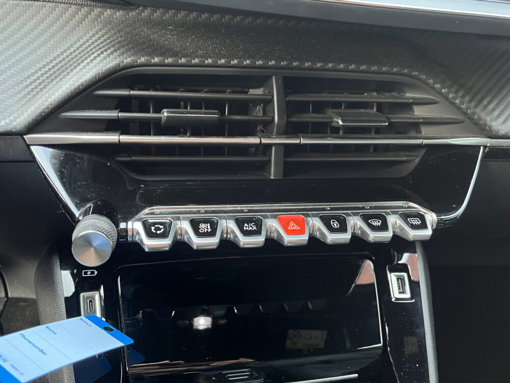 Peugeot 2008 1.2 PureTech Allure // LED // CRUISE // HALF LEDER // CAMERA+SENSOREN // NAVI+CARPLAY// STOELVERWARMING // 25