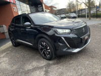 Peugeot 2008 1.2 PureTech Allure // LED // CRUISE // HALF LEDER // CAMERA+SENSOREN // NAVI+CARPLAY// STOELVERWARMING // 40