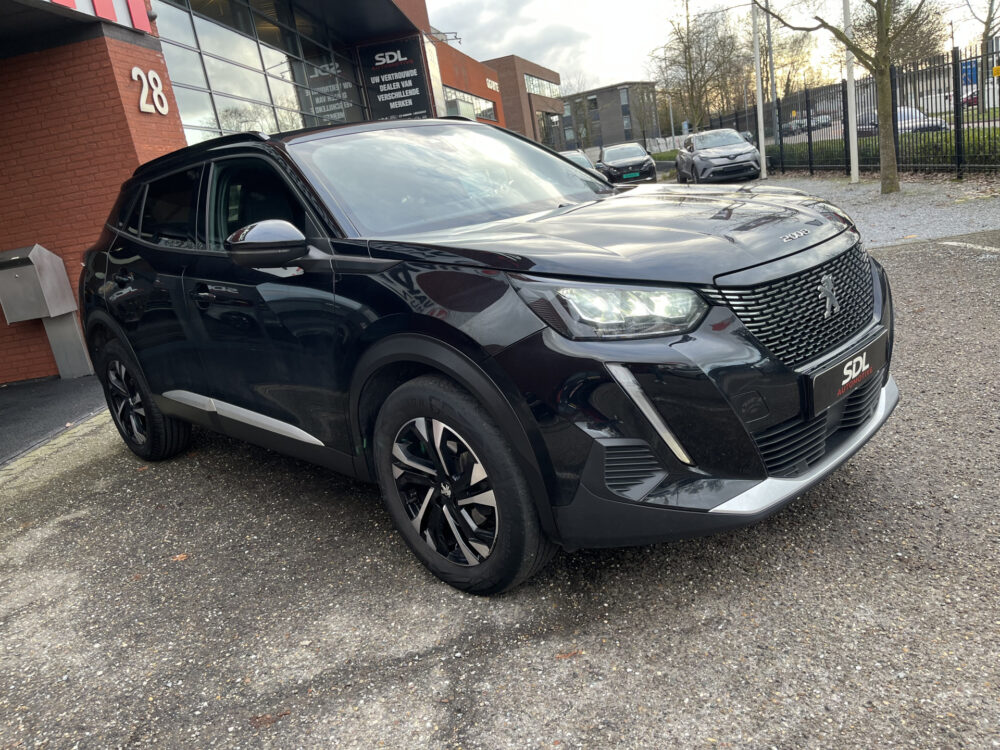 Peugeot 2008 1.2 PureTech Allure // LED // CRUISE // HALF LEDER // CAMERA+SENSOREN // NAVI+CARPLAY// STOELVERWARMING // 7
