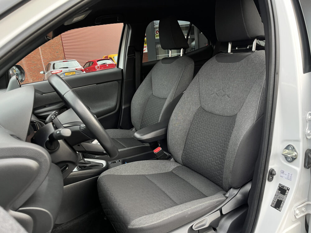 Toyota Yaris Cross 1.5 Hybrid Dynamic // FULL LED // KEYLESS // ADAPT. CRUISE // CAMERA // NAVI+CARPLAY // 14