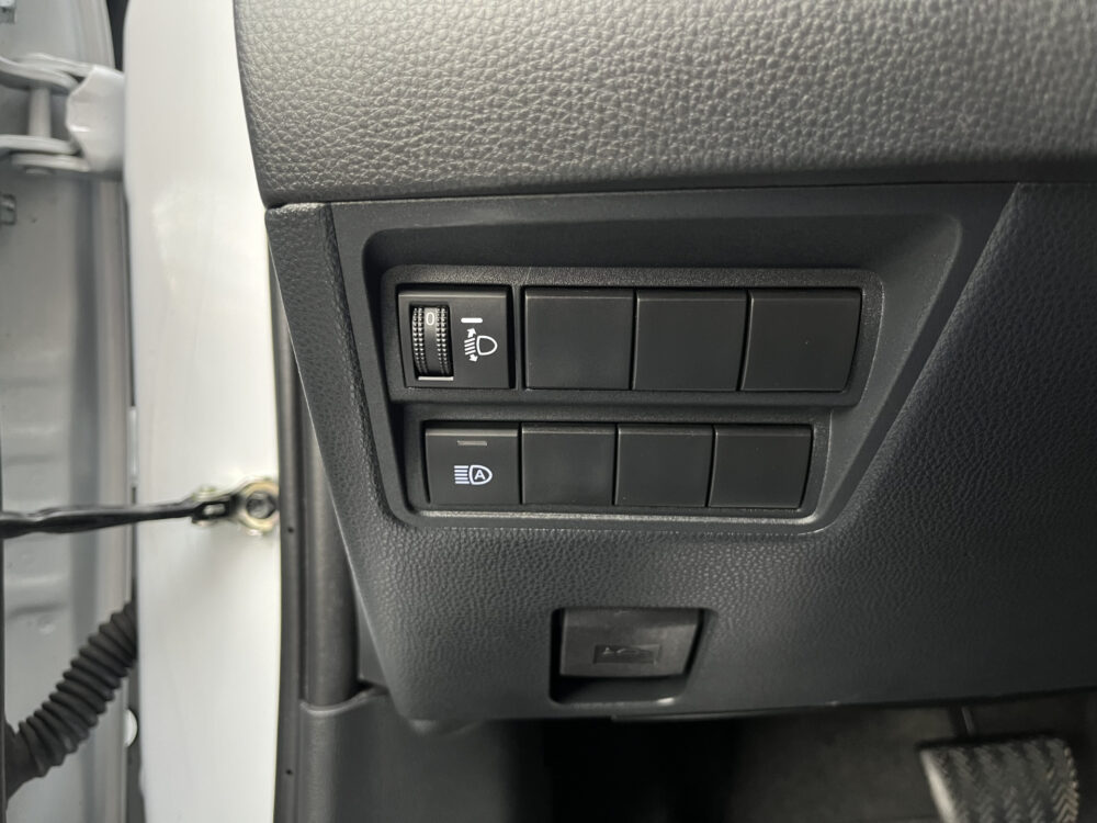 Toyota Yaris Cross 1.5 Hybrid Dynamic // FULL LED // KEYLESS // ADAPT. CRUISE // CAMERA // NAVI+CARPLAY // 18