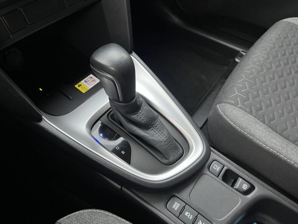 Toyota Yaris Cross 1.5 Hybrid Dynamic // FULL LED // KEYLESS // ADAPT. CRUISE // CAMERA // NAVI+CARPLAY // 25