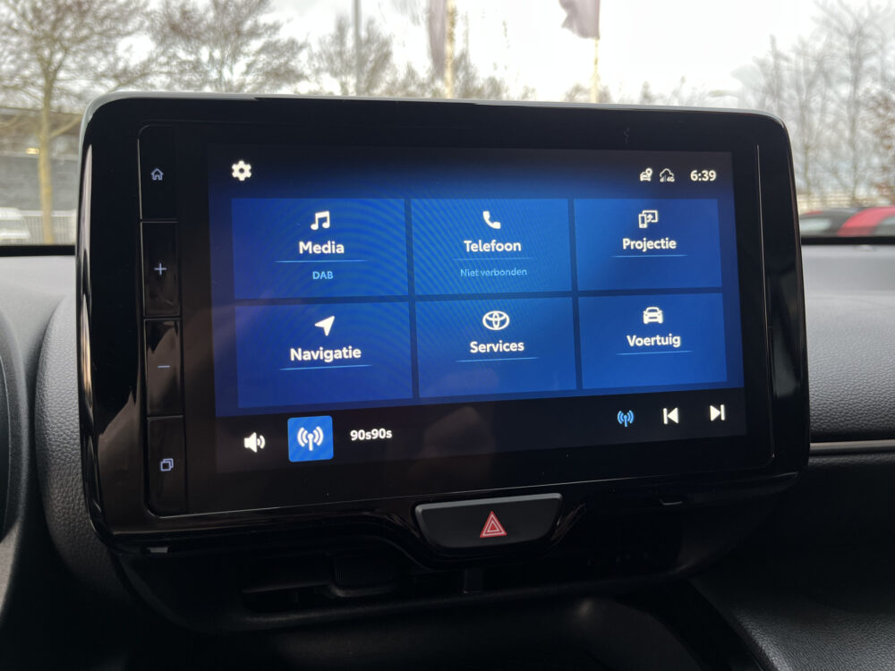 Toyota Yaris Cross 1.5 Hybrid Dynamic // FULL LED // KEYLESS // ADAPT. CRUISE // CAMERA // NAVI+CARPLAY // 28