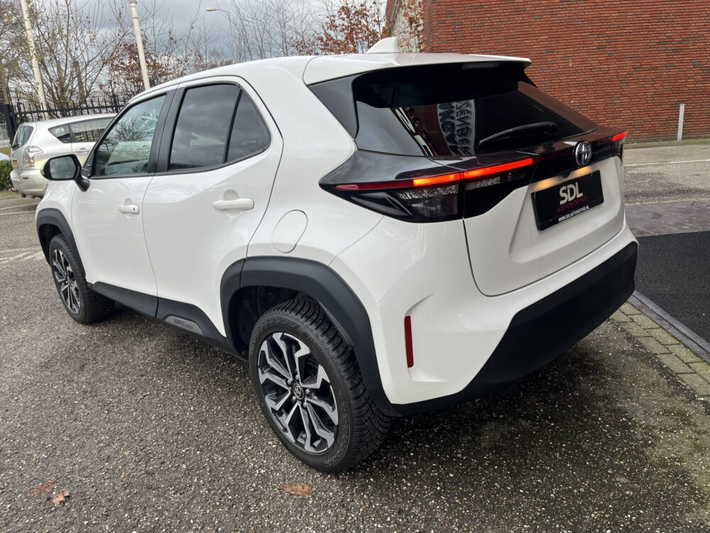 Toyota Yaris Cross 1.5 Hybrid Dynamic // FULL LED // KEYLESS // ADAPT. CRUISE // CAMERA // NAVI+CARPLAY // 3