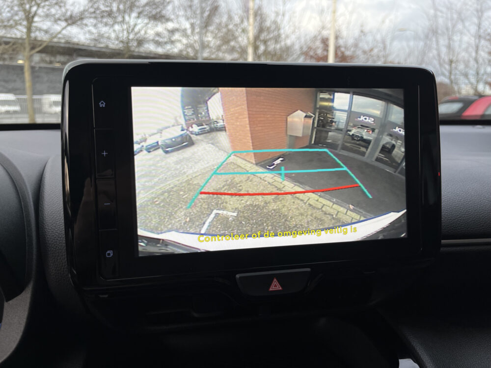 Toyota Yaris Cross 1.5 Hybrid Dynamic // FULL LED // KEYLESS // ADAPT. CRUISE // CAMERA // NAVI+CARPLAY // 31