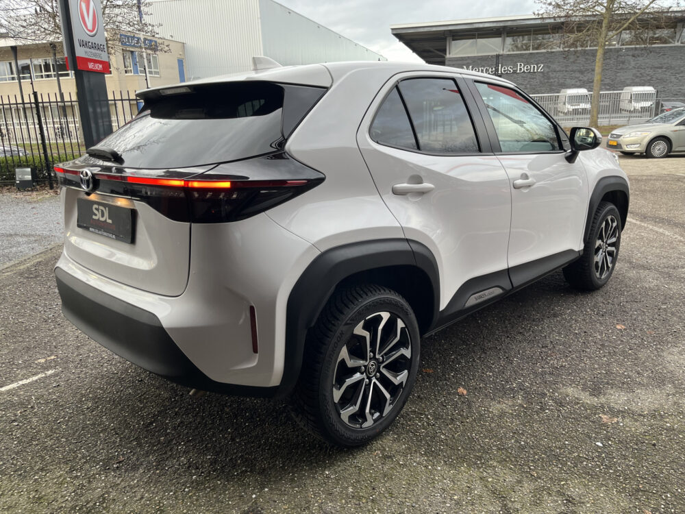 Toyota Yaris Cross 1.5 Hybrid Dynamic // FULL LED // KEYLESS // ADAPT. CRUISE // CAMERA // NAVI+CARPLAY // 5