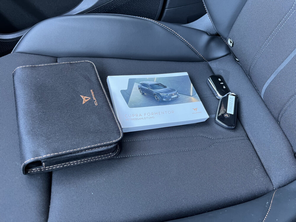 CUPRA Formentor 1.4 e-Hybrid VZ Performance // ADAPT. CRUISE // DODEHOEK // FULL LED // KEYLESS // STOELVERWARMING // NAVI+CARPLAY // VIRTUAL CO 33