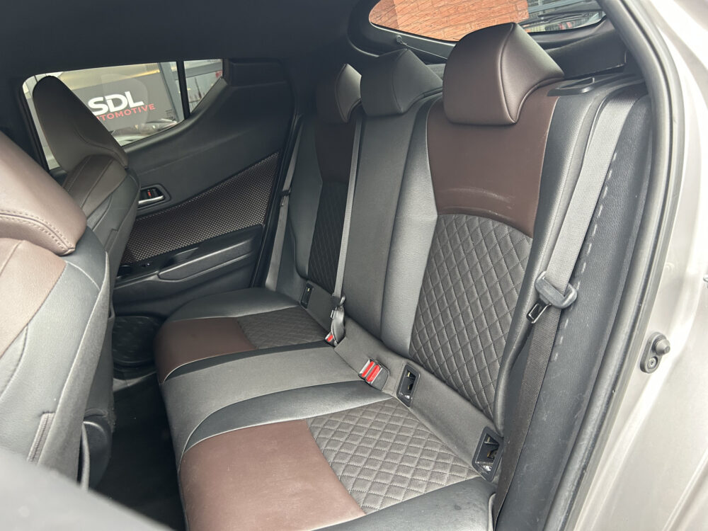 Toyota C-HR 1.8 Hybrid Executive // FULL LED // NAVI // CAMERA // ADAPTIVE CRUISE // KEYLESS // TREKHAAK!! 28