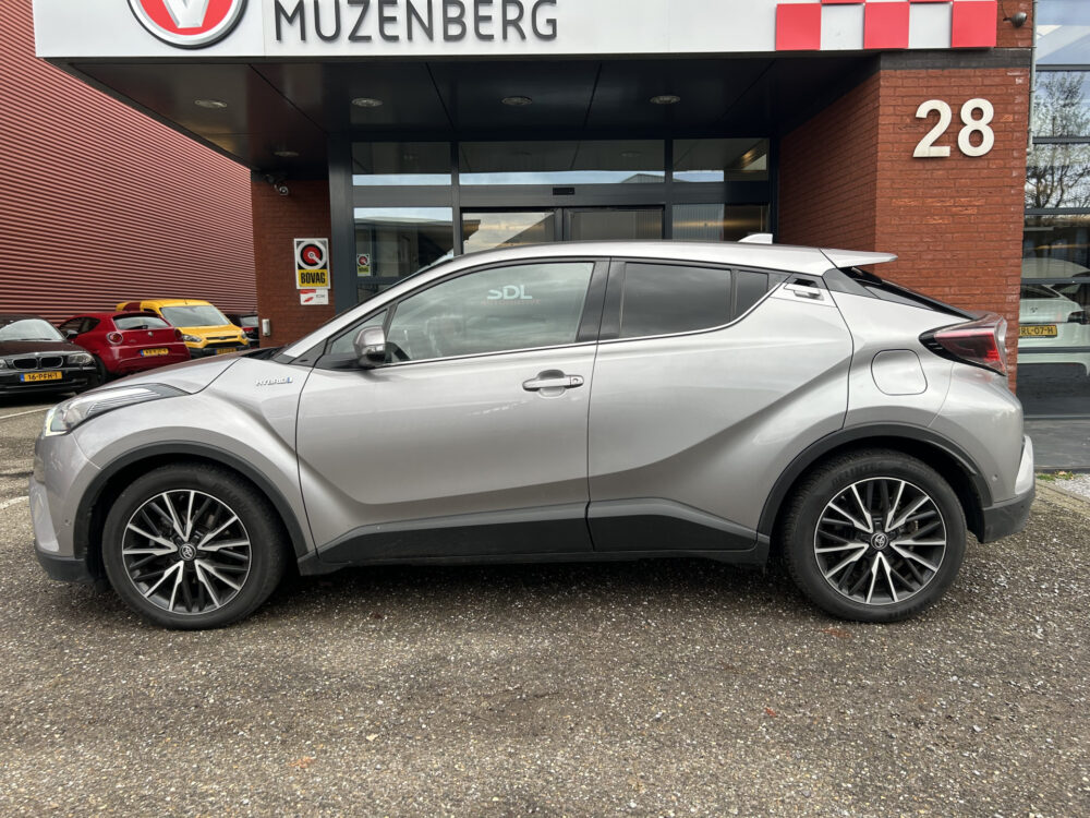 Toyota C-HR 1.8 Hybrid Executive // FULL LED // NAVI // CAMERA // ADAPTIVE CRUISE // KEYLESS // TREKHAAK!! 3